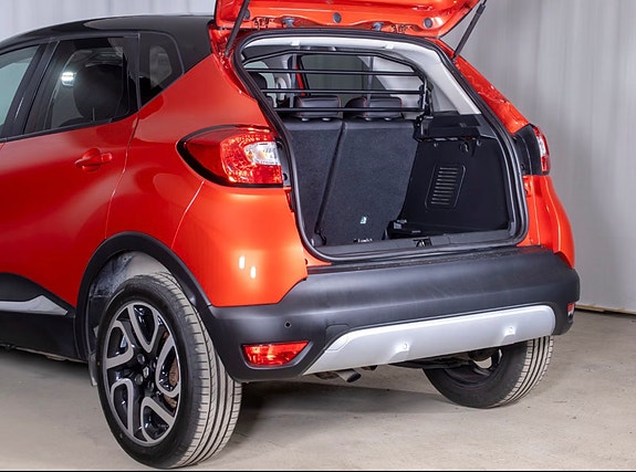 Renault Captur 2 of 5