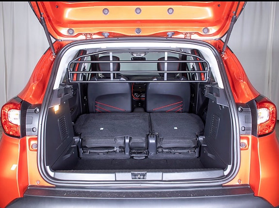 Renault Captur 3 of 5