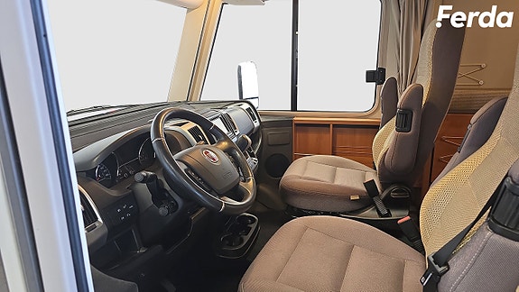 Hymer Exsis 678 15 of 26