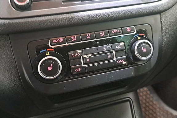 Volkswagen Tiguan 15 of 26