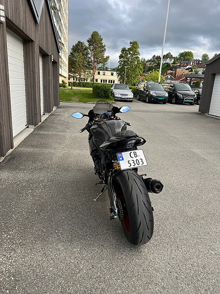 Yamaha YZF-R1M 6 of 30