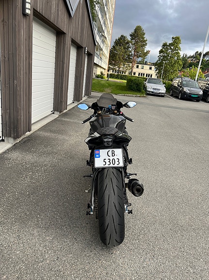 Yamaha YZF-R1M 7 of 30