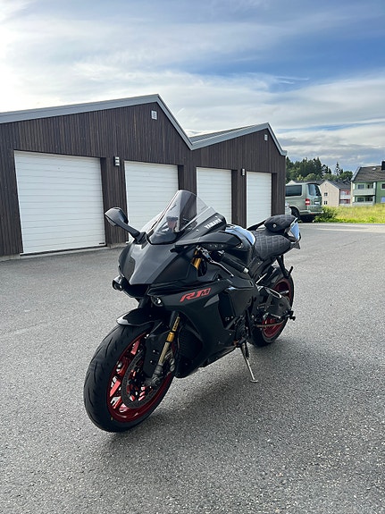 Yamaha YZF-R1M 4 of 30