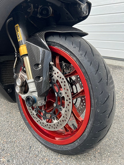 Yamaha YZF-R1M 28 of 30