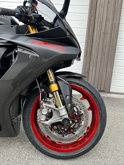 Yamaha YZF-R1M 26 of 30