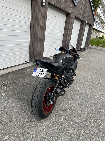 Yamaha YZF-R1M 8 of 30