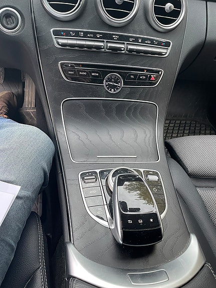 Mercedes-Benz C350 e 13 of 18