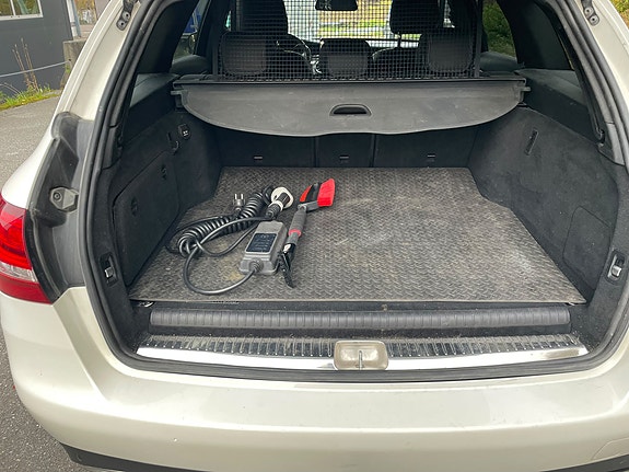 Mercedes-Benz C350 e 7 of 18
