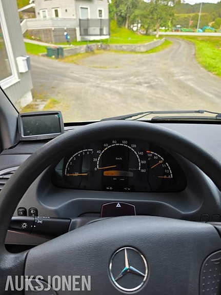 Mercedes-Benz Bobil 16 of 30