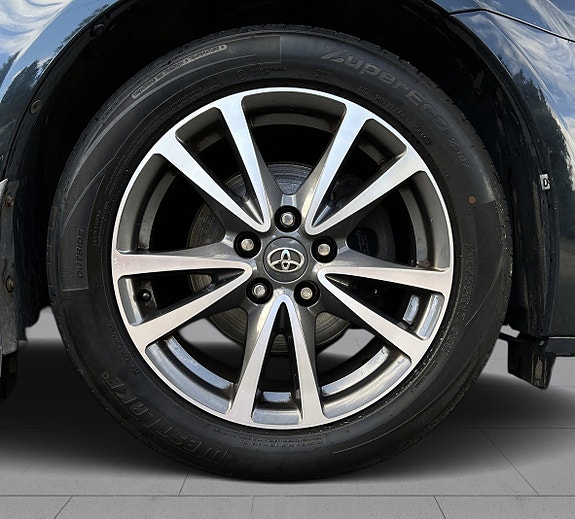 Toyota Avensis 8 of 19