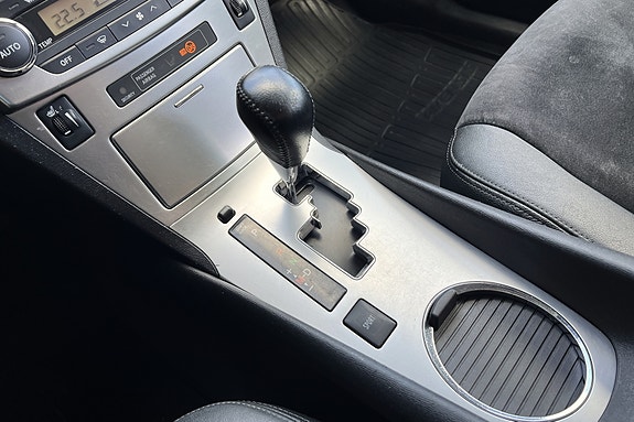 Toyota Avensis 18 of 19