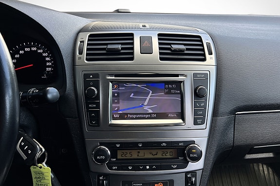 Toyota Avensis 16 of 19