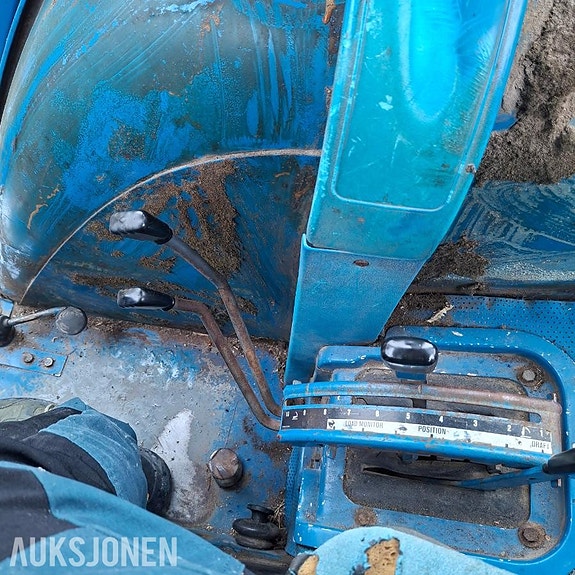 Ford 7610 15 of 18