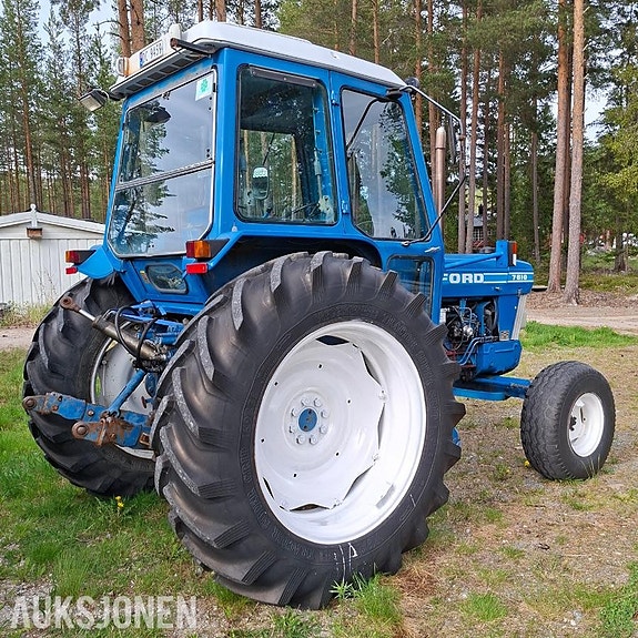 Ford 7610 7 of 18