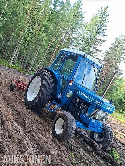 Ford 7610 9 of 18