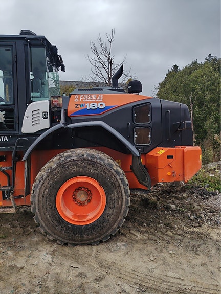 Hitachi Zw180-6 5 of 13