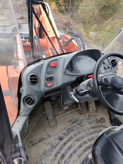 Hitachi Zw180-6 10 of 13