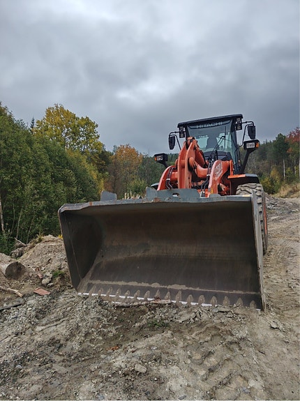 Hitachi Zw180-6 7 of 13