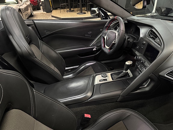 Chevrolet Corvette 13 of 27