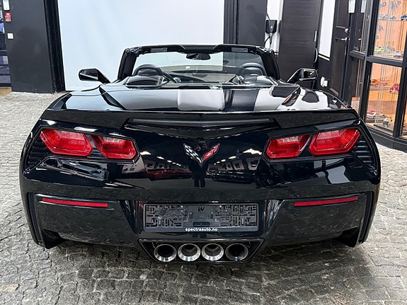 Chevrolet Corvette 10 of 27