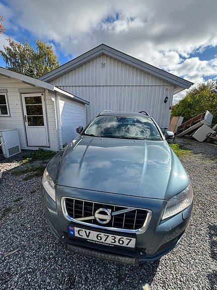 Volvo V70 3 of 3