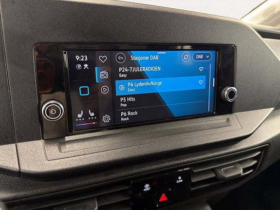 Volkswagen Caddy Maxi 30 of 30