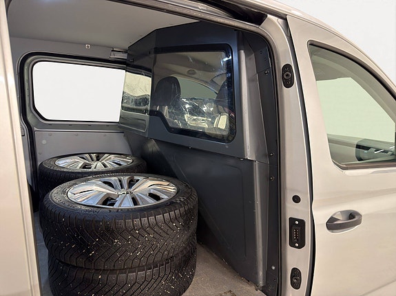 Volkswagen Caddy Maxi 17 of 30