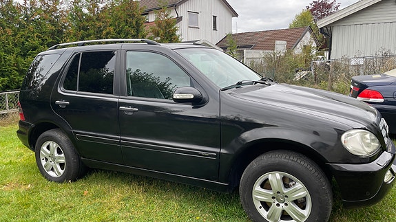 Mercedes-Benz ML270 5 of 10