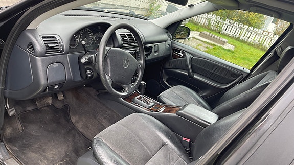 Mercedes-Benz ML270 6 of 10