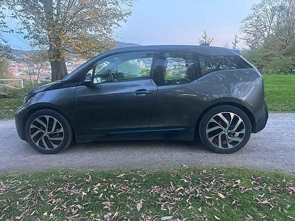 BMW i3 2 of 13