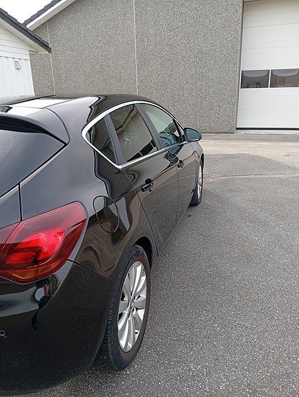 Opel Astra 4 of 16