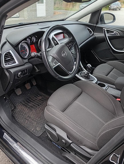 Opel Astra 8 of 16