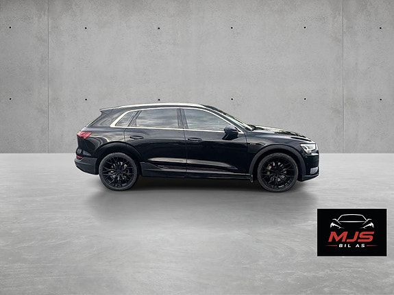 Audi e-tron 4 of 22