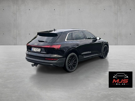 Audi e-tron 5 of 22