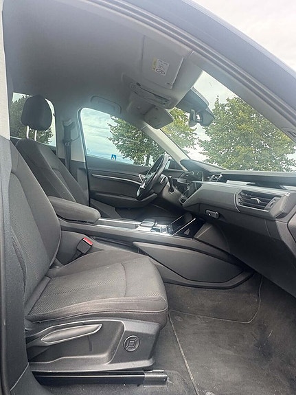 Audi e-tron 16 of 22
