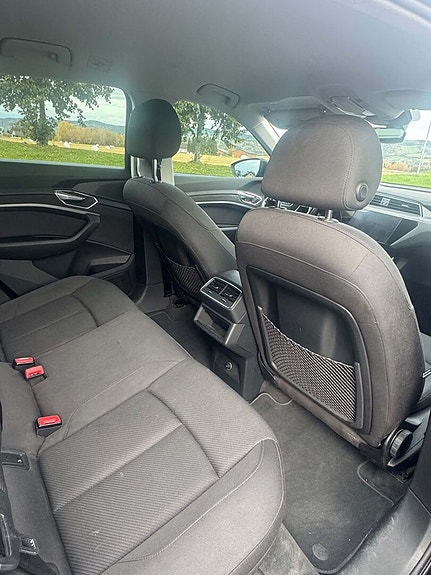 Audi e-tron 13 of 22