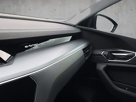 Audi e-tron 22 of 22