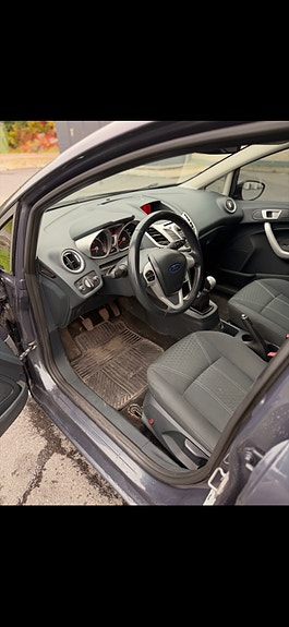 Ford Fiesta 6 of 13