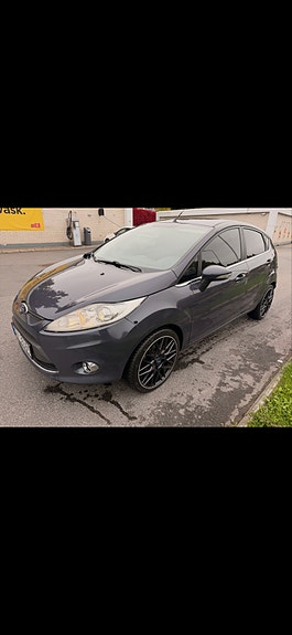 Ford Fiesta 2 of 13
