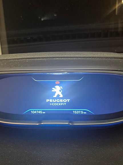 Peugeot 3008 2 of 11