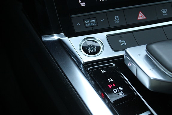 Audi e-tron 23 of 30