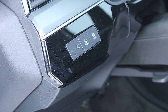 Audi e-tron 17 of 30