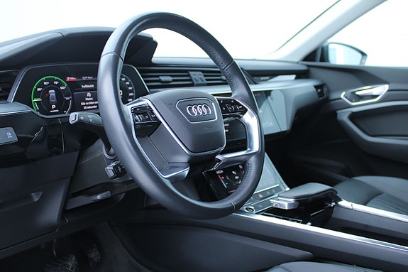 Audi e-tron 10 of 30