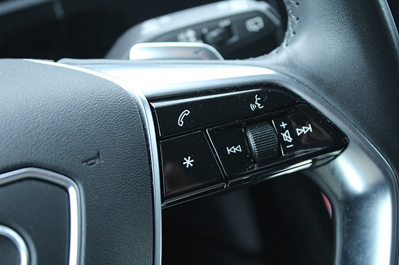 Audi e-tron 19 of 30