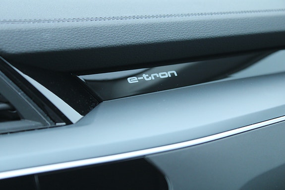 Audi e-tron 22 of 30