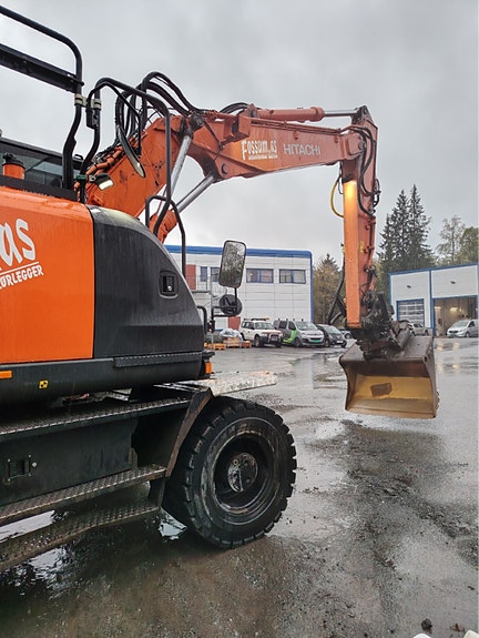 Hitachi Zx 140w-6 5 of 18