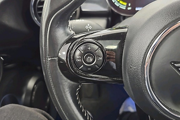 MINI Cooper SE 16 of 25