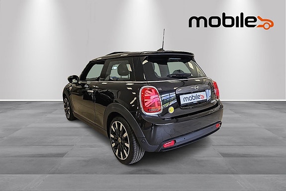MINI Cooper SE 21 of 25