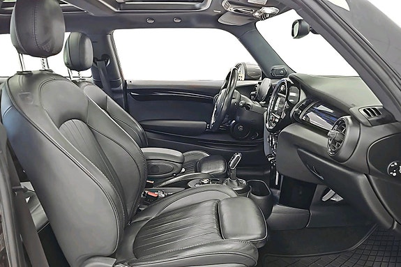 MINI Cooper SE 23 of 25