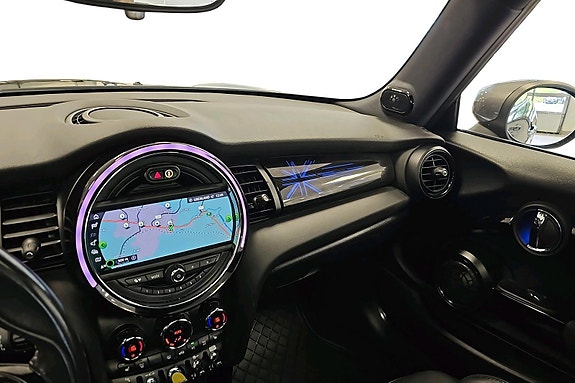 MINI Cooper SE 24 of 25